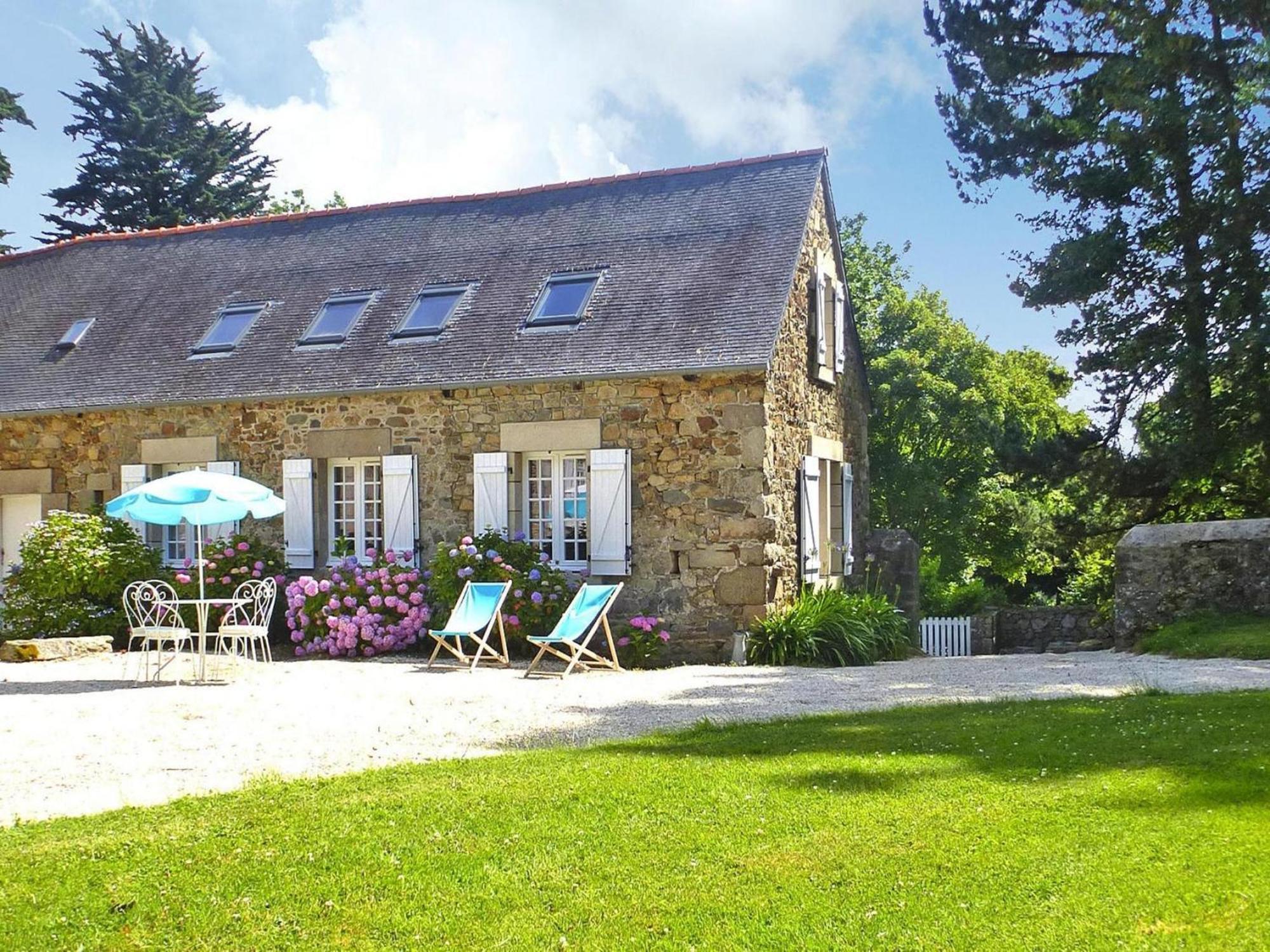 Beautiful Country House On Common Property Plougrescant Exterior foto